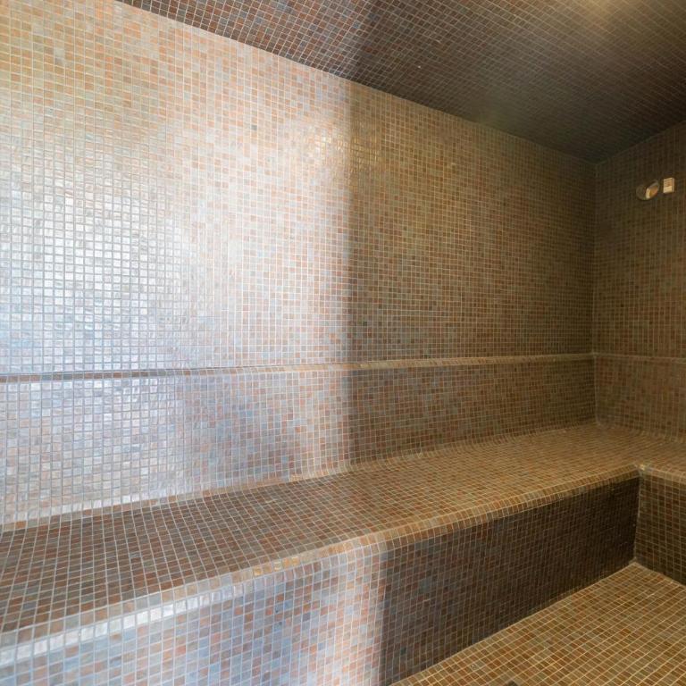 Edge Luxury Beachfront 2BR with 3 Pools, wellness, gym - Two-Bedroom Apartment - 41