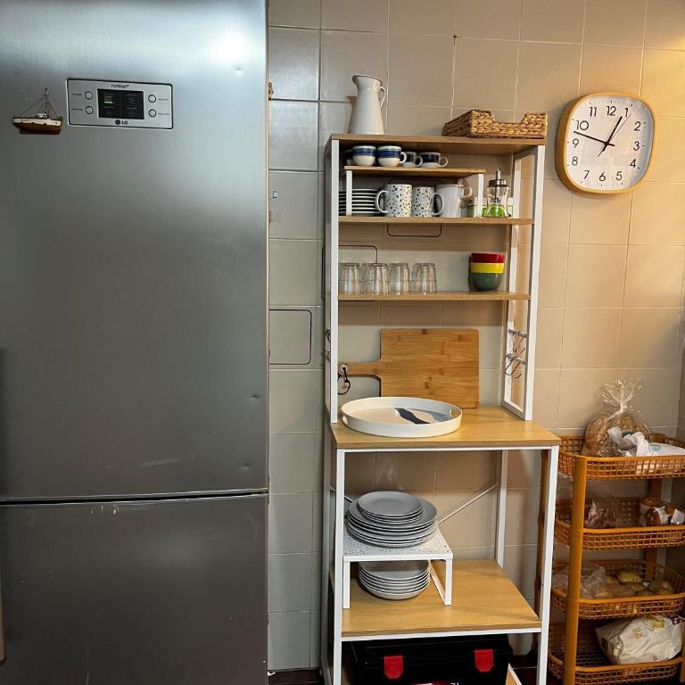 Acogedor y Amplio Apartamento familiar a pie de playa - Three-Bedroom Apartment (shared with host) - 12