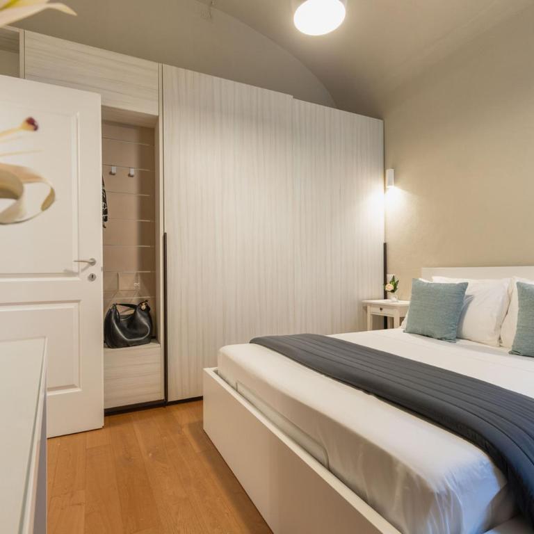 Suite near River, Relax and Design behind the Tower - One-Bedroom Apartment - 2