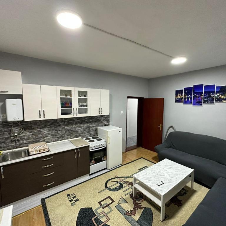 1 Bedroom Flat with Free Parking in Mostar A - One-Bedroom Apartment - 1