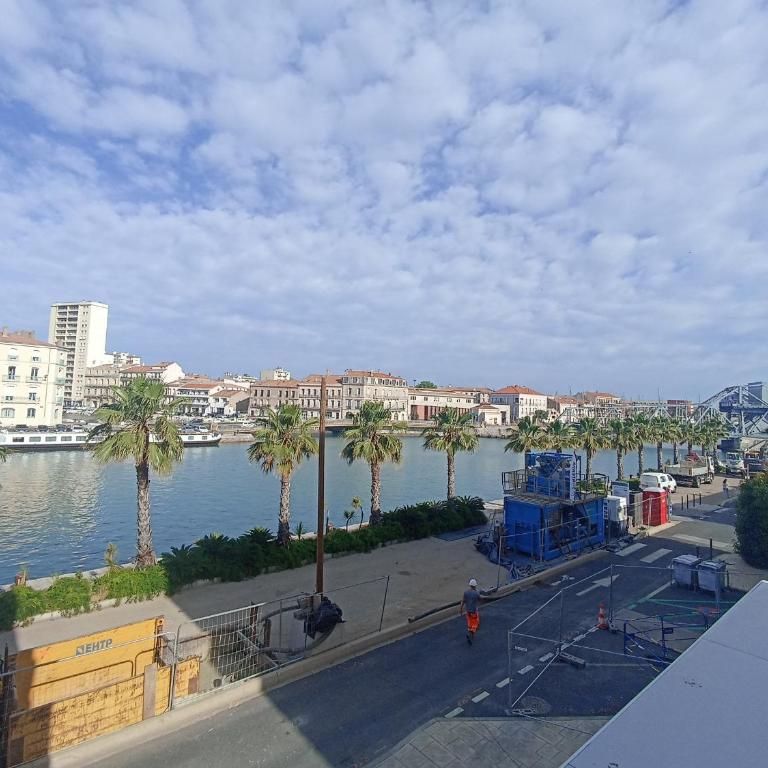 Spacieux 3 pièces avec garage, climatisation, terrasse, proche centre à Sète - FR-1-338-584 - Apartment - 3