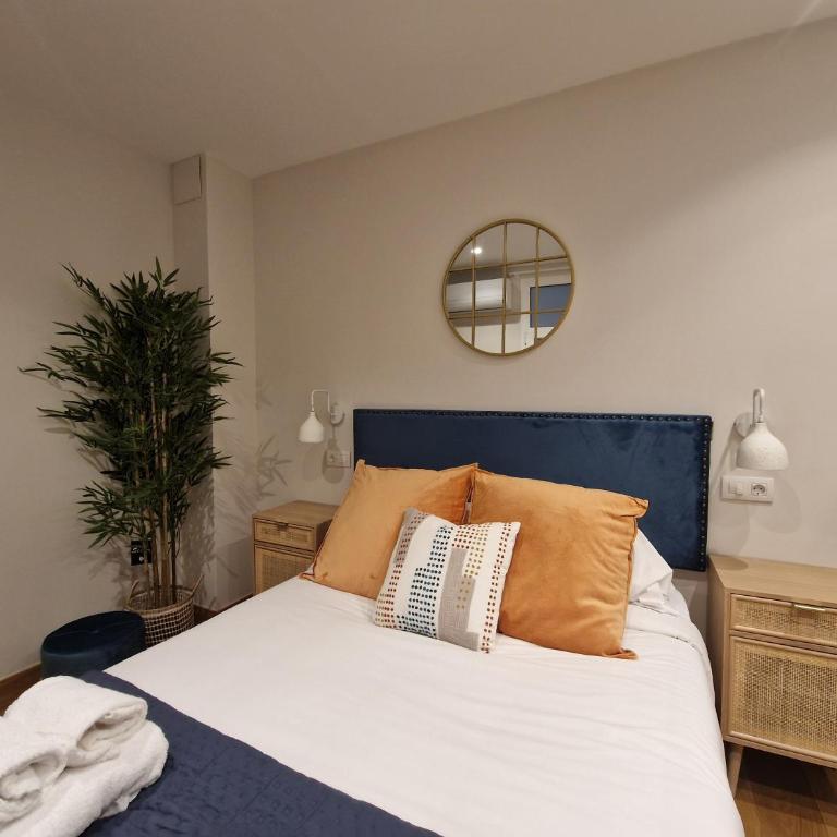 Céntrico con Encantador mirador by ALOHA Bilbao - Two-Bedroom Apartment - 8