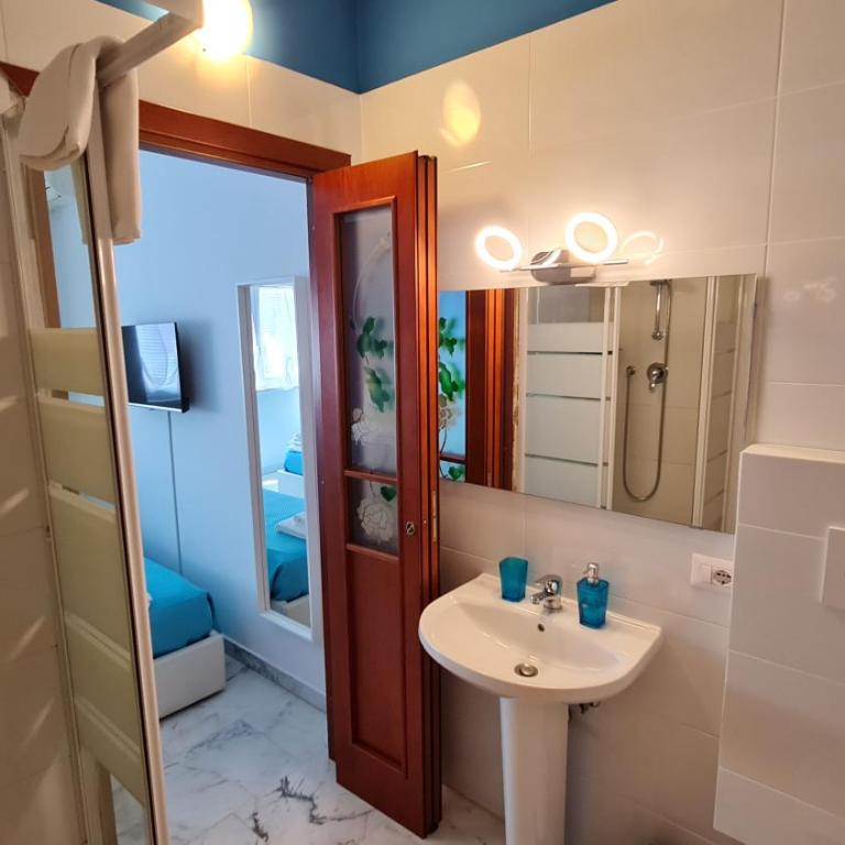 Danielle B&B - Camera Tripla con Bagno Privato - 4