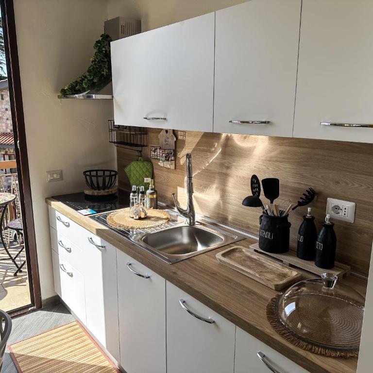 Intero Appartamento con Terrazza - Villa Ciaculli - Suite Familiare con Balcone - 1