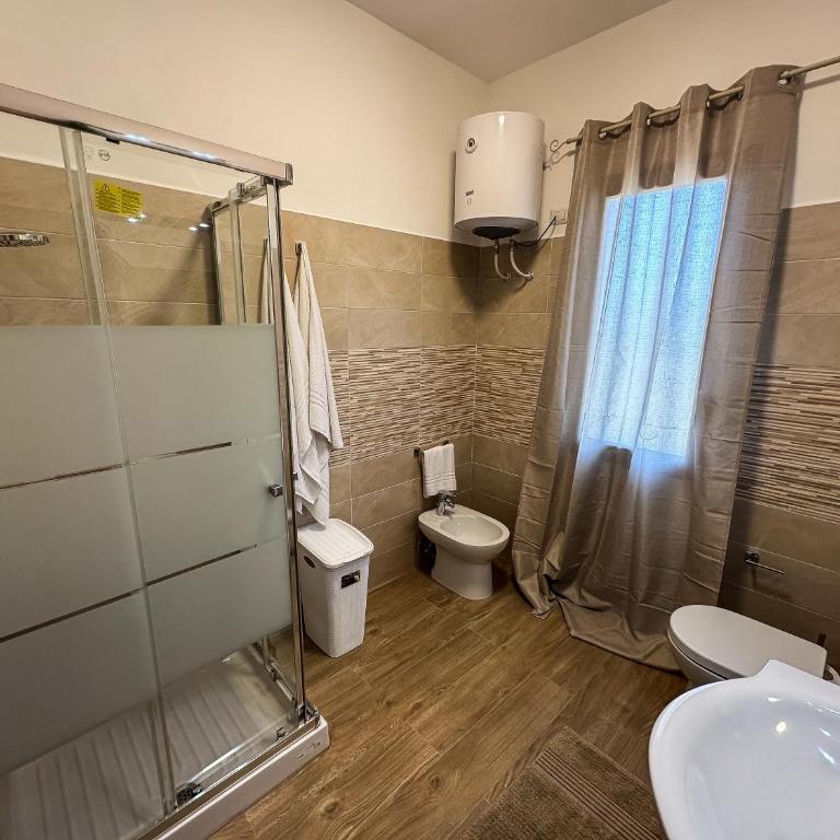 Intero Appartamento con Terrazza - Villa Ciaculli - Suite Familiare con Balcone - 11