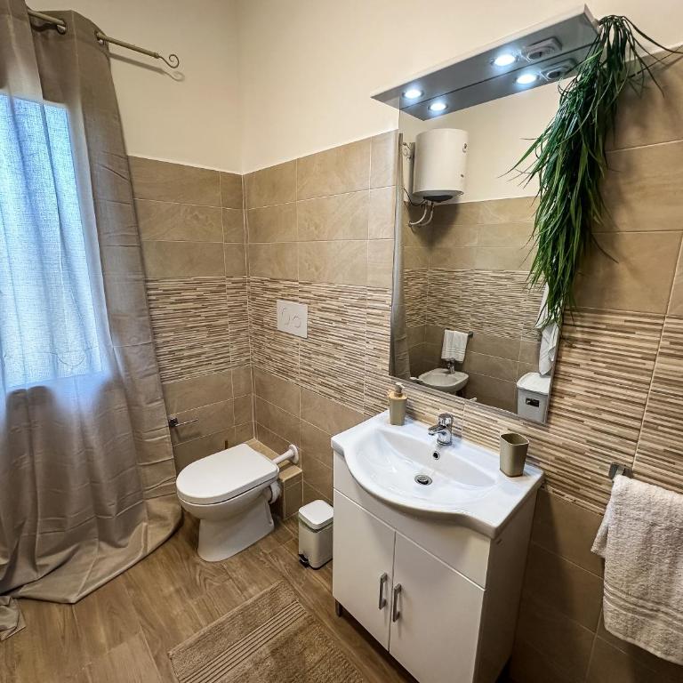 Intero Appartamento con Terrazza - Villa Ciaculli - Suite Familiare con Balcone - 12