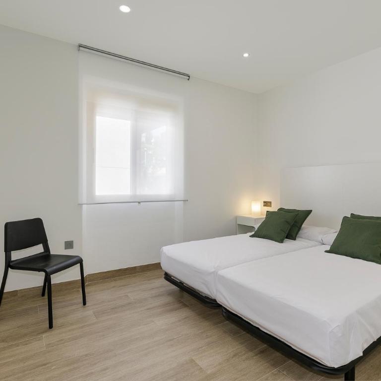 El Rincón de Granata - Three-Bedroom Apartment - 8
