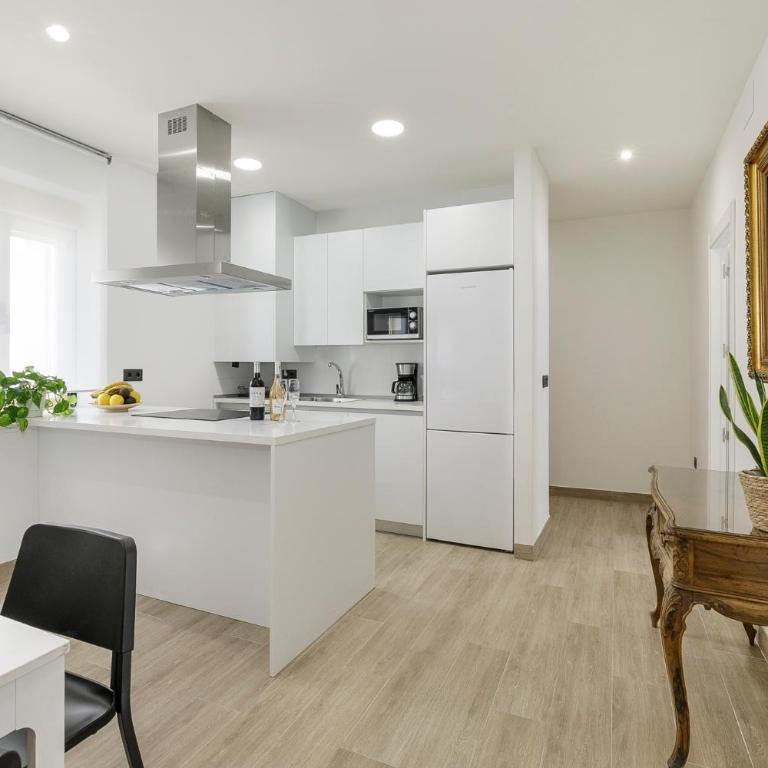 El Rincón de Granata - Three-Bedroom Apartment - 2