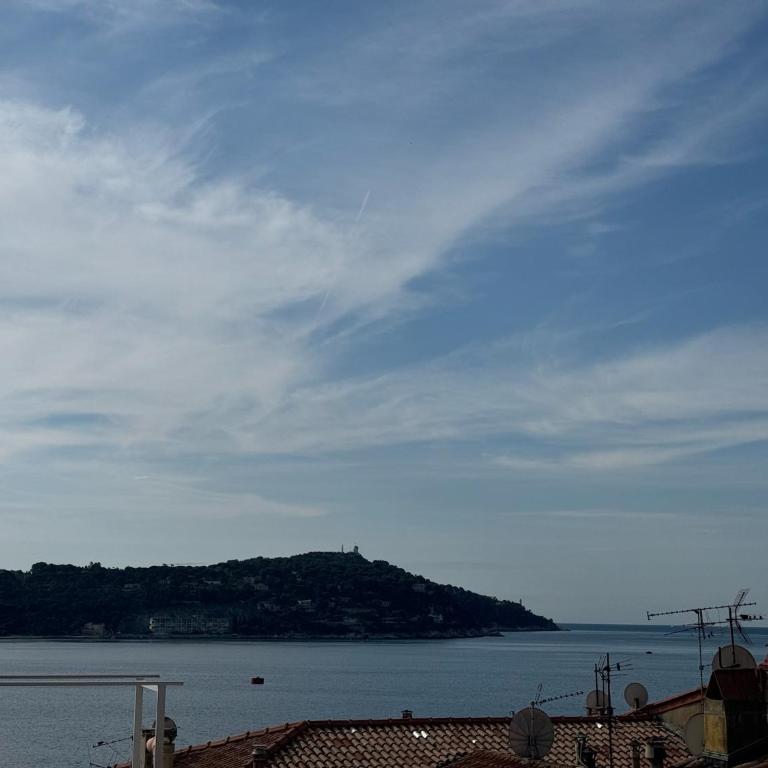 The Seaside Serenity - Air-Conditioned Bay-View Apartment with Terrace, Heart of Villefranche Old Town - Appartement 2 Chambres - 16