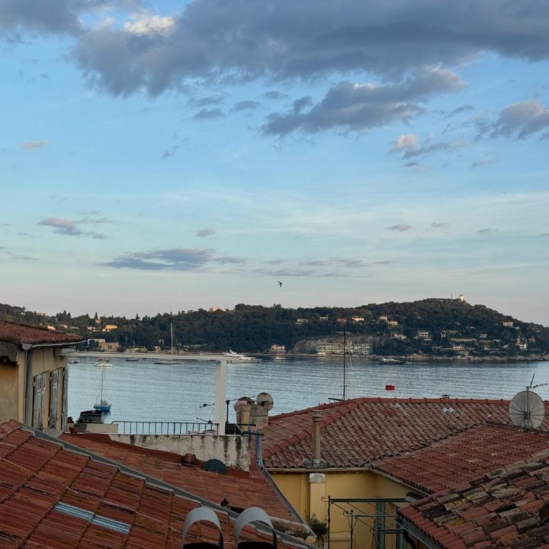The Seaside Serenity - Air-Conditioned Bay-View Apartment with Terrace, Heart of Villefranche Old Town - Appartement 2 Chambres - 21