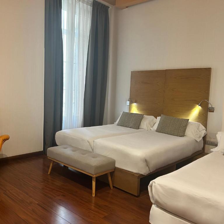 Petit Palace Plaza Málaga - Habitación Cuadruple Superior - 3