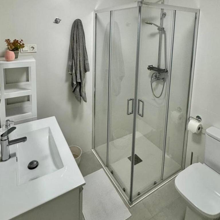 Cerca de la playa en Los Boliches - Apartamento de 2 dormitorios - 3