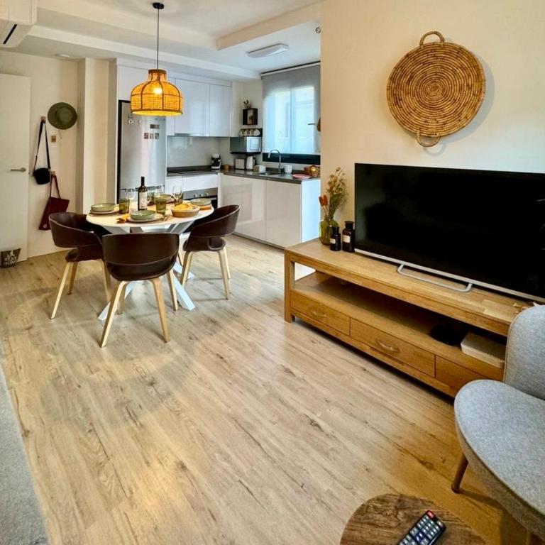 Cerca de la playa en Los Boliches - Apartamento de 2 dormitorios - 1
