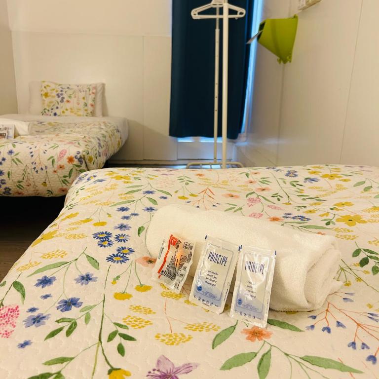 Central and Basic Universitat for YOUNG HOSTEL - Twin Room with Private Bathroom - 4