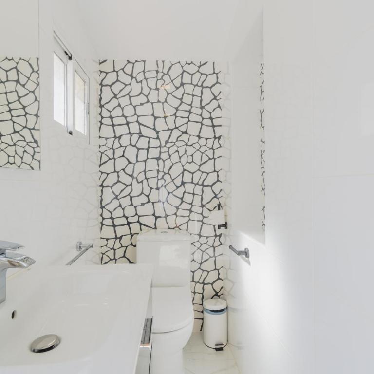 La Vida Loca - Villa with Private Pool - 33