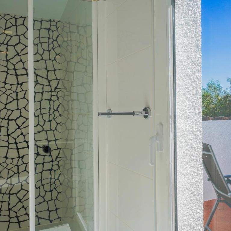 La Vida Loca - Villa with Private Pool - 34