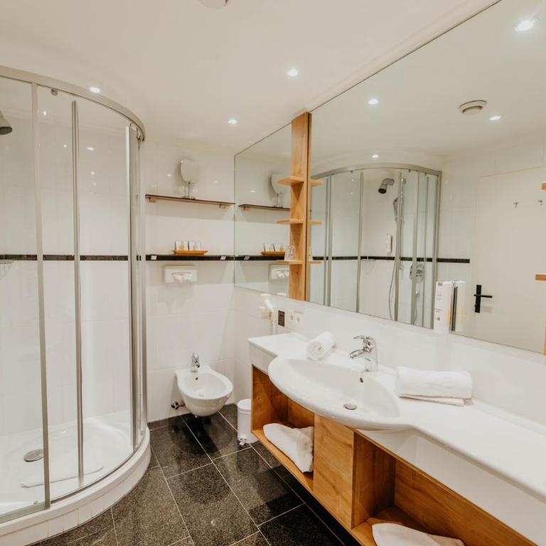 Post Seefeld - Wellnesshotel Tirol - Junior Suite mit Balkon - 2