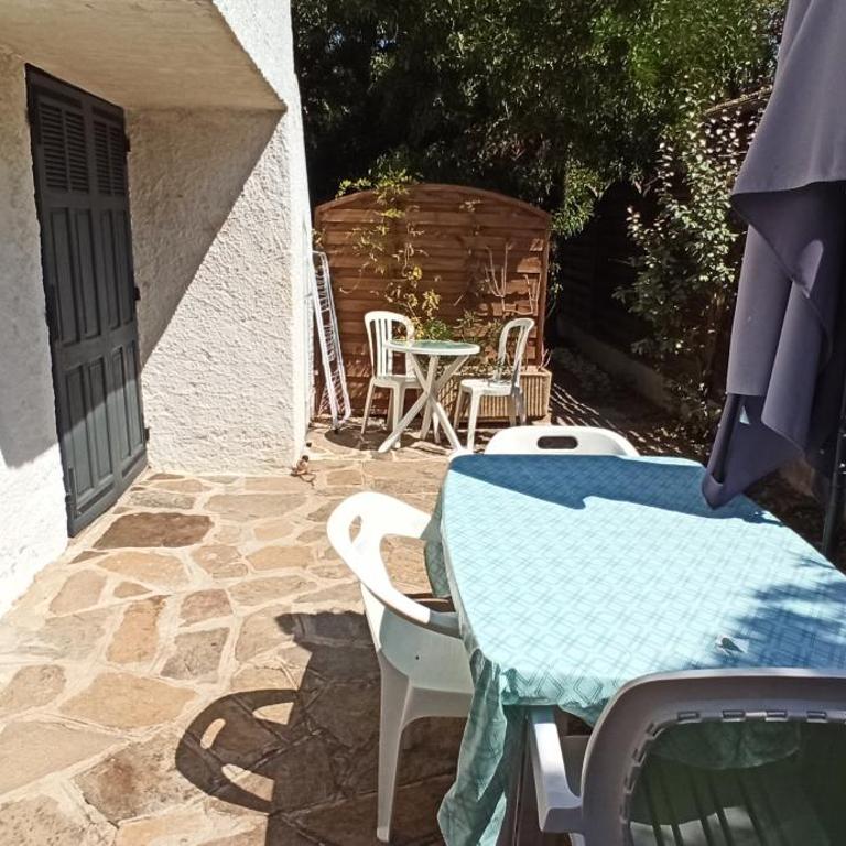 C coin calme proche plage, commerces,centre - Apartment - 2