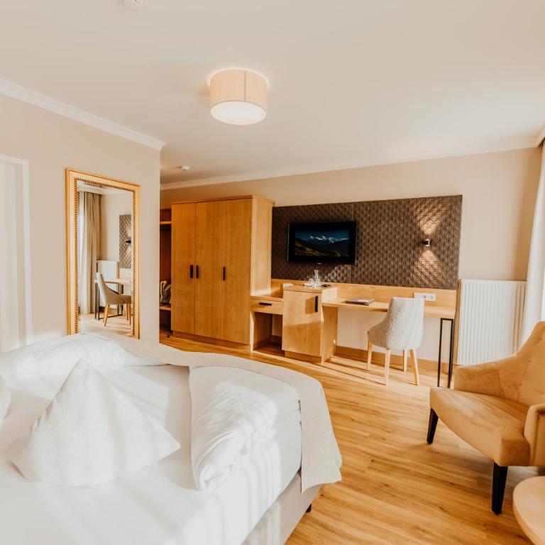 Post Seefeld - Wellnesshotel Tirol - Deluxe Zimmer - 1