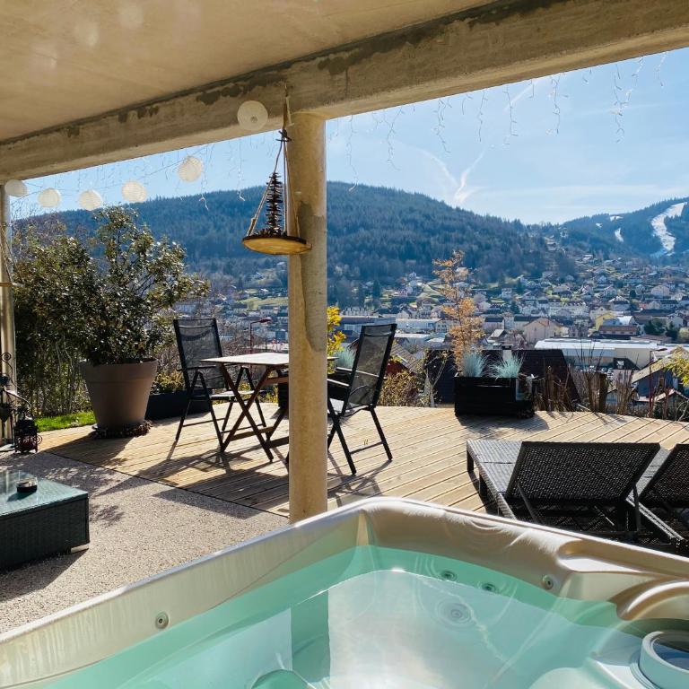 AU NID COSY D'ISA A GERARDMER VOSGES - Spas privatifs - Chambre Double avec Terrasse et Jacuzzi Privé - 9