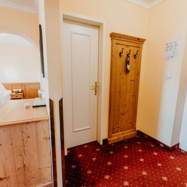 Post Seefeld - Wellnesshotel Tirol - Standard Doppelzimmer - 4