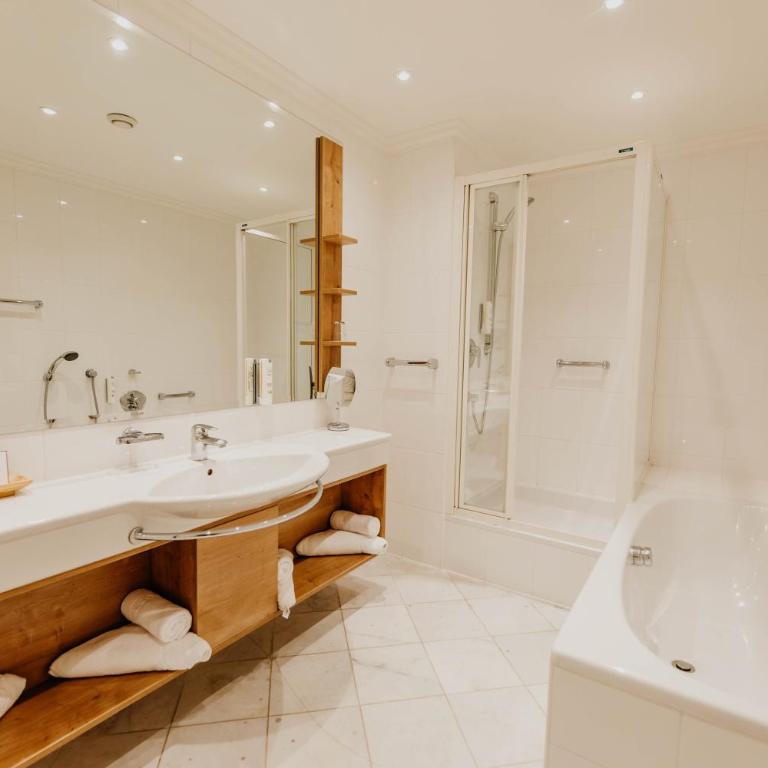 Post Seefeld - Wellnesshotel Tirol - Suite mit 2 Schlafzimmern und Balkon - 2