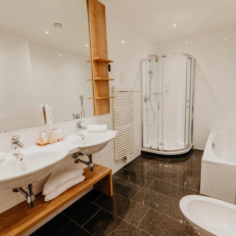 Post Seefeld - Wellnesshotel Tirol - Suite mit Balkon - 3