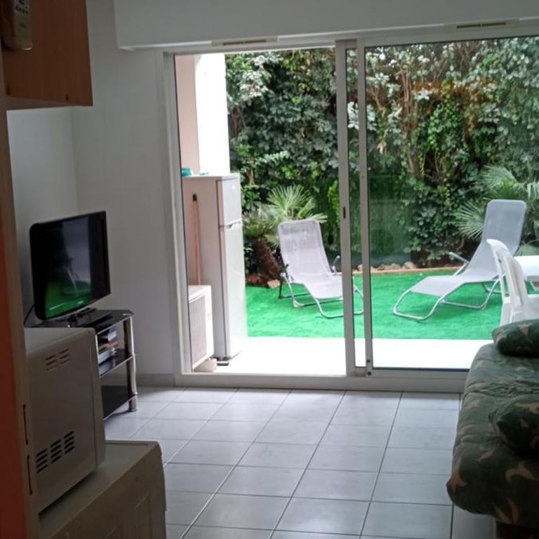2P en RDJ dans résidence avec piscine et tennis, proche Cannes et commodités - Appartement 1 Chambre - 3