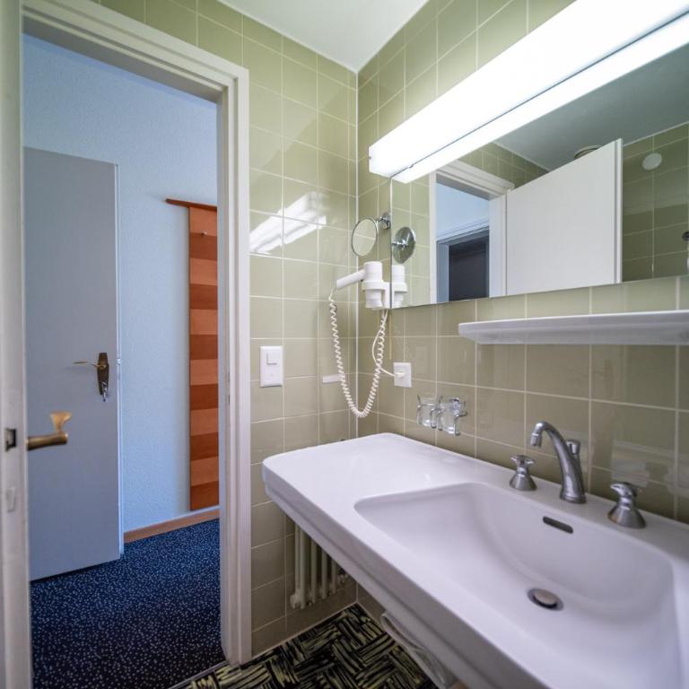 Hotel La Perla - Panorama Double Room with Balcony Lake side - 9