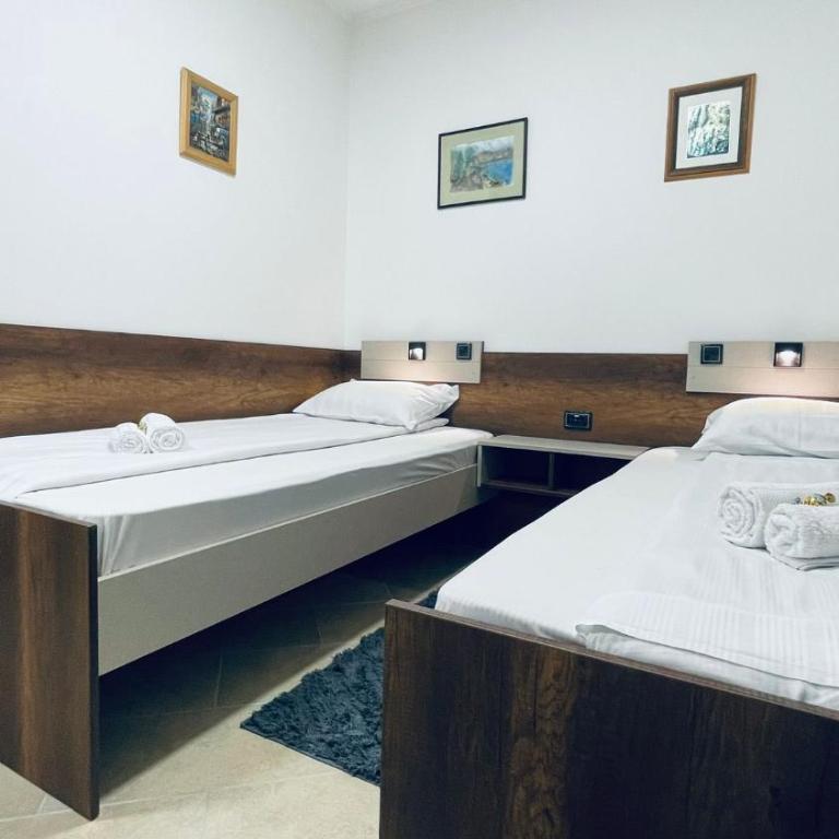 Kollar D Guest House - Prenoćište ROOMS - Classic Triple Room - 4