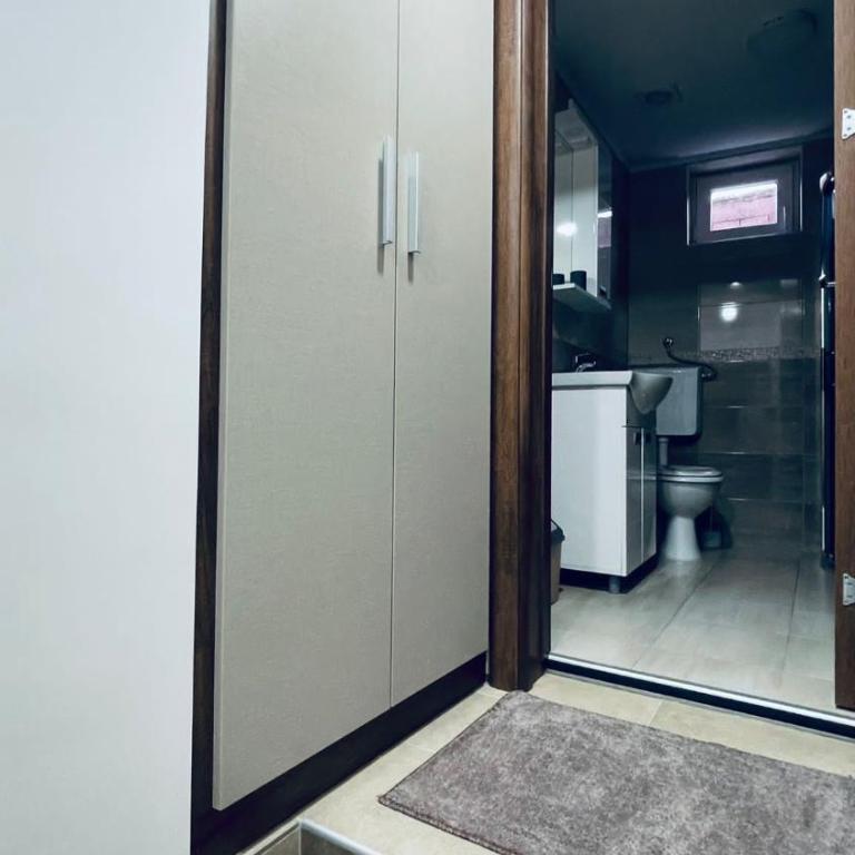 Kollar D Guest House - Prenoćište ROOMS - Comfort Quadruple Room - 1