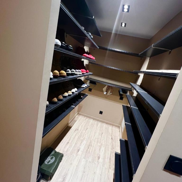 Luxueux appartement design architecte tout équipés 85m2 sur 2 niveaux plus 2 terrasses de 15m2 dans résidence privé - Deluxe Apartment mit Balkon und 2 Schlafzimmern - 16