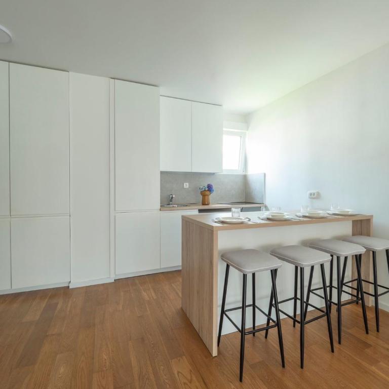 Classy Two-Bedroom Apartment - Apartman sa 2 Spavaće Sobe - 6