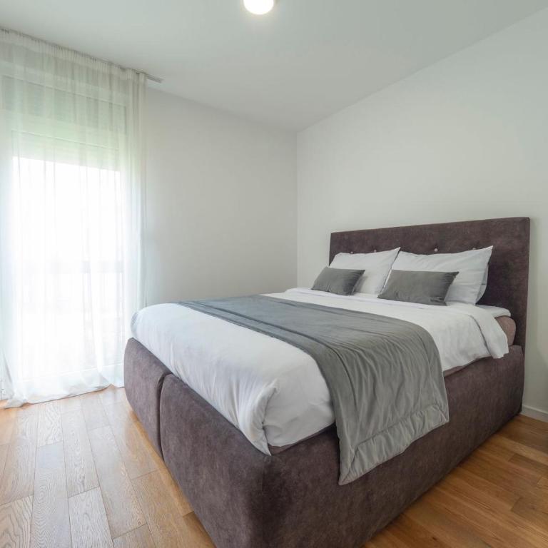 Classy Two-Bedroom Apartment - Apartman sa 2 Spavaće Sobe - 13