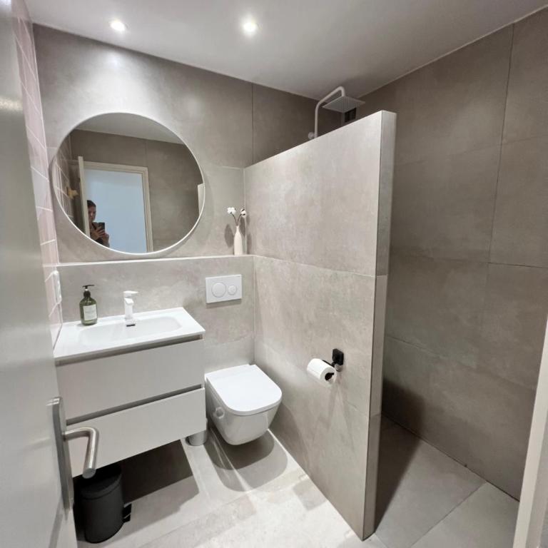 3 room apartment, 500m to beach, swimming pool, nice terrace - Three-Bedroom Apartment - 13
