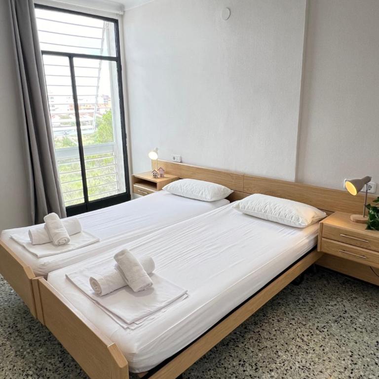 3 room apartment, 500m to beach, swimming pool, nice terrace - Three-Bedroom Apartment - 10