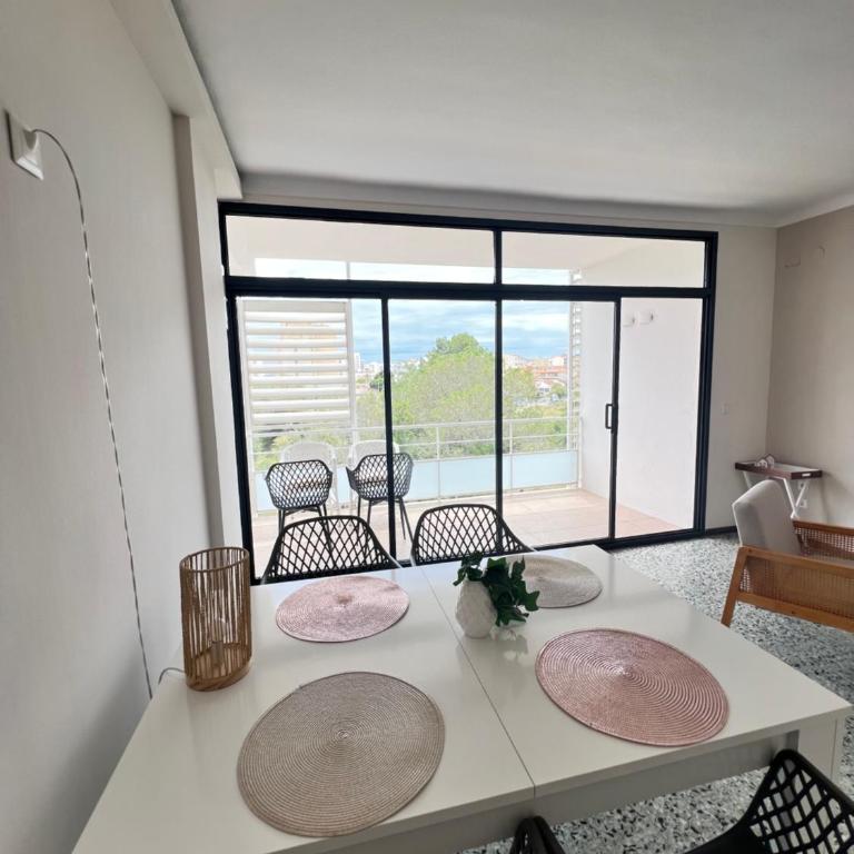 3 room apartment, 500m to beach, swimming pool, nice terrace - Three-Bedroom Apartment - 6