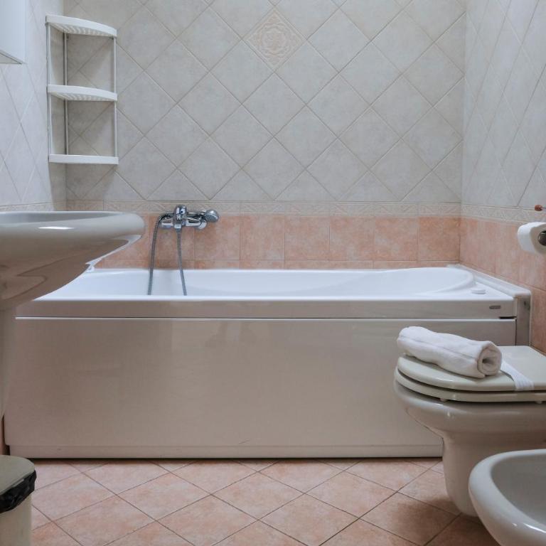 Casa di Laura - Appartamento con 2 Camere da Letto - 48