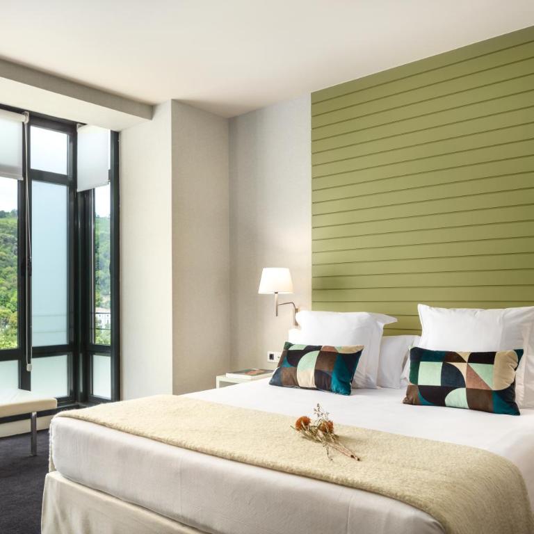 Hotel Miró - Deluxe Room with Guggenheim views - 3