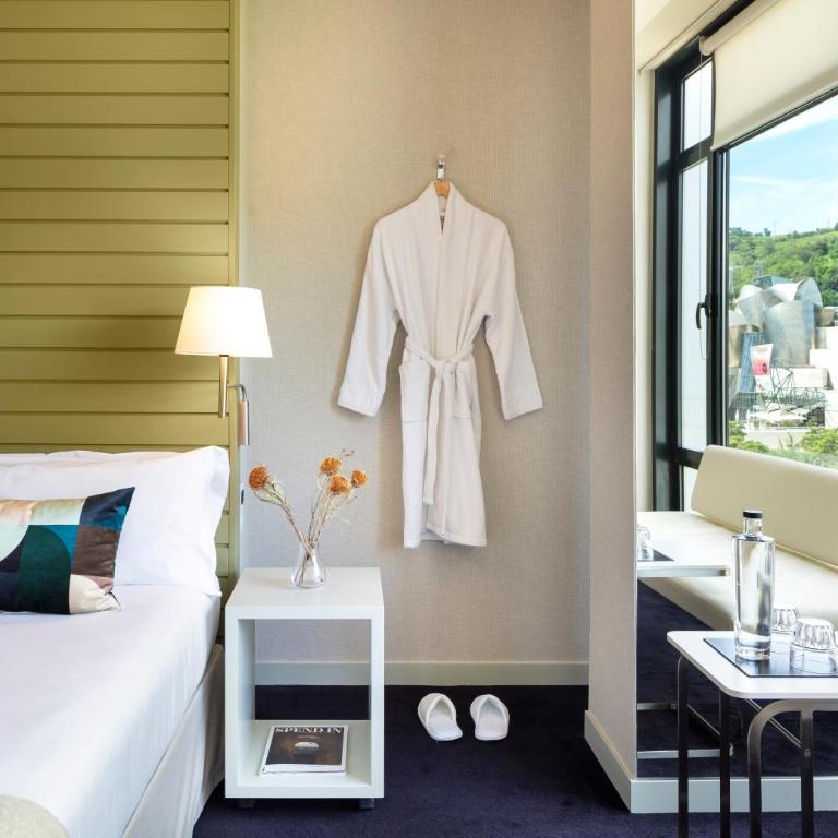Hotel Miró - Premium Room with Guggenheim views - 4