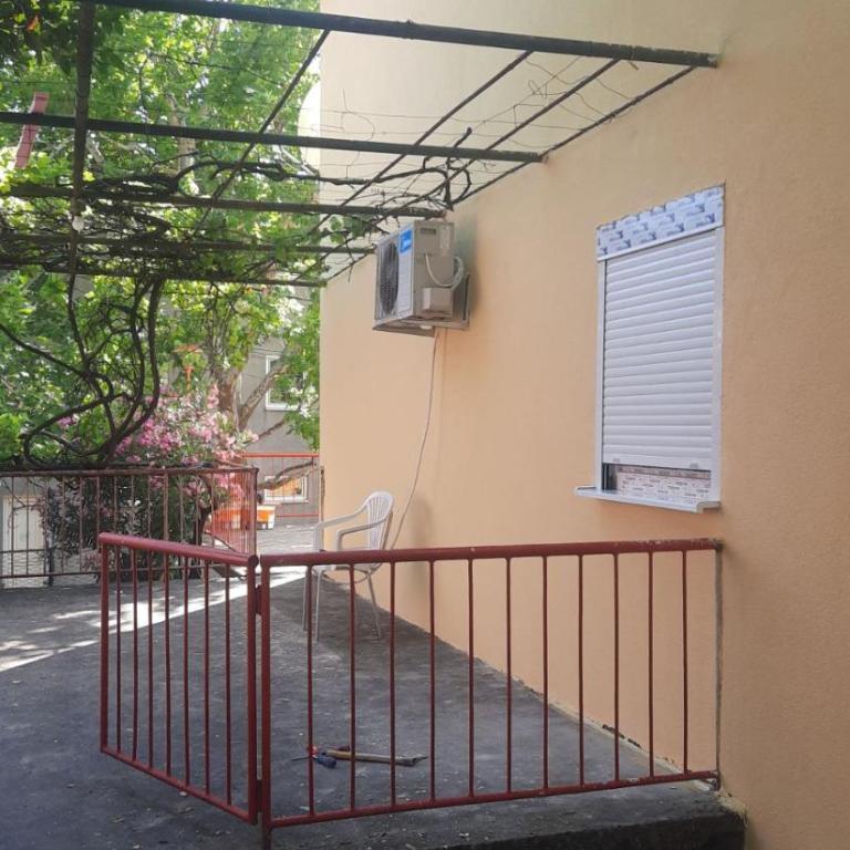Villa Zorka - Osnovna Trokrevetna Soba sa Zajedničkim Kupatilom - 3