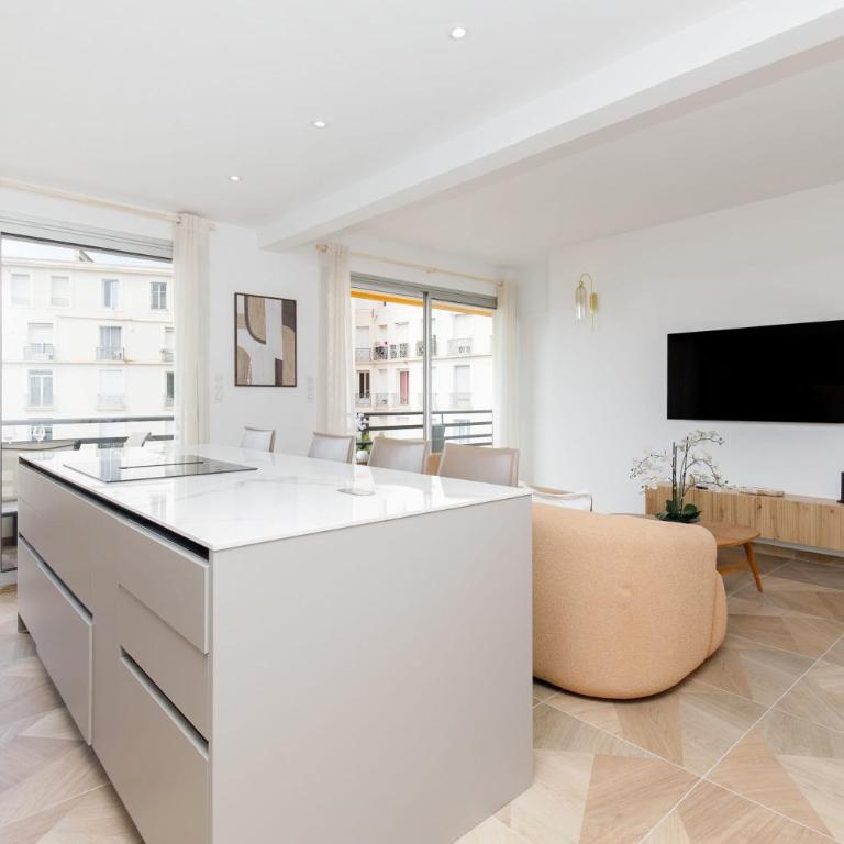 Carlton area lux 2 beds 2 baths - Apartment - 8