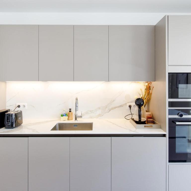 Carlton area lux 2 beds 2 baths - Apartment - 10