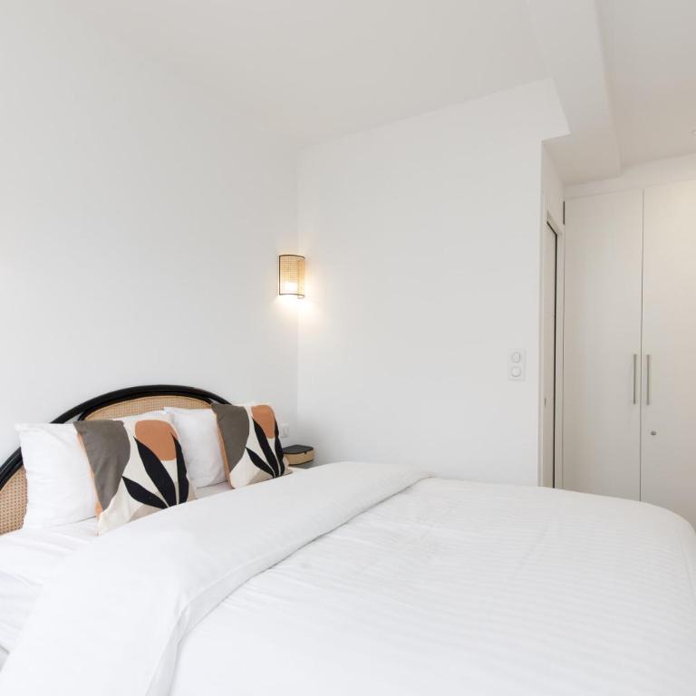 Carlton area lux 2 beds 2 baths - Apartment - 12