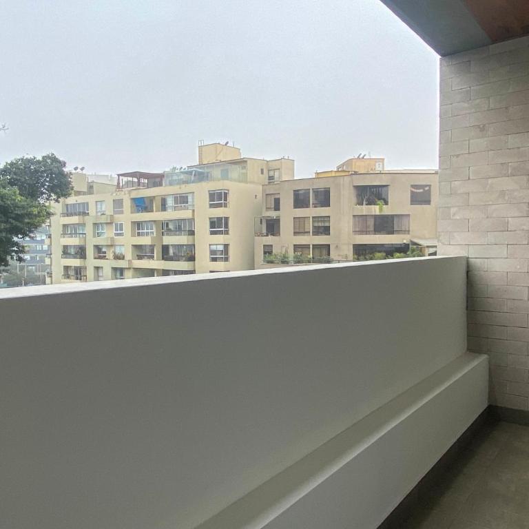 Majestic Duplex in Miraflores - One-Bedroom Standard Apartment - 28