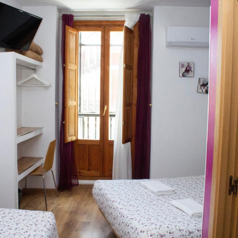 Hostal Abel Victoriano - Double Room with Extra Bed - 2