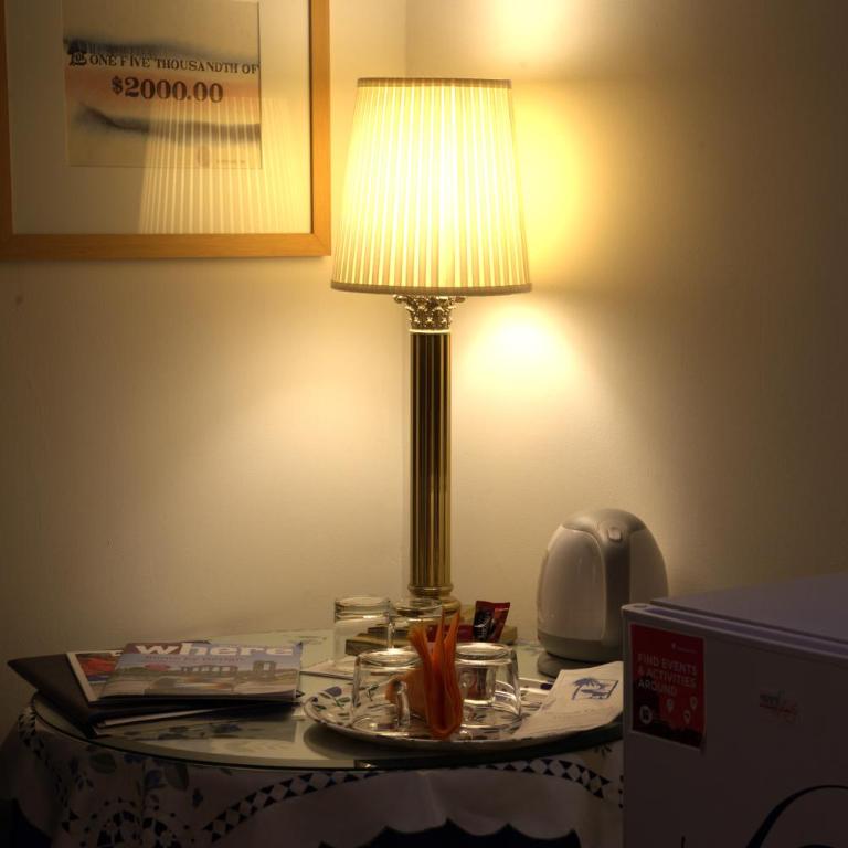 Hotel Locanda Cairoli - Small Double Room with Internal View - 10