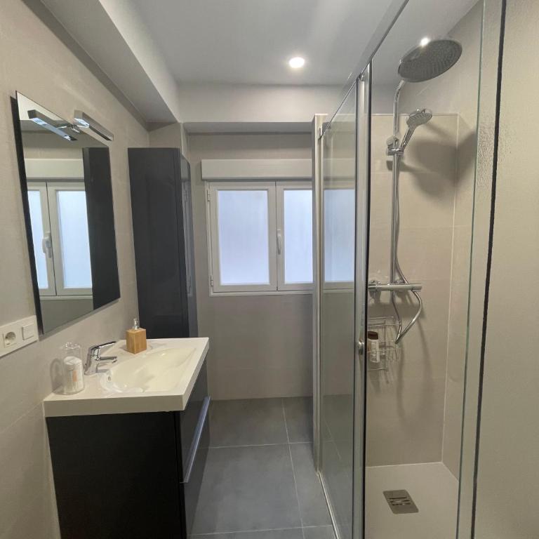 Luxury apartment close to everything - Three-Bedroom Apartment - 20