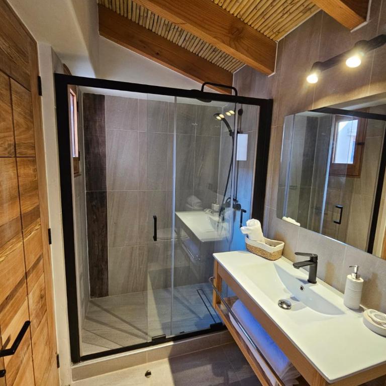 Hotel Pirwa - Habitación Doble con baño privado - 13