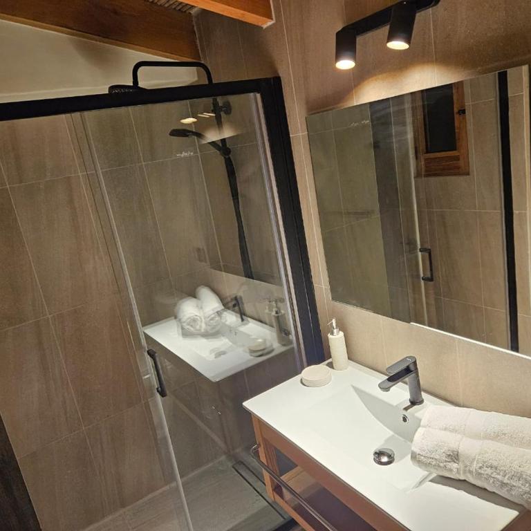 Hotel Pirwa - Habitación Doble con baño privado - 5
